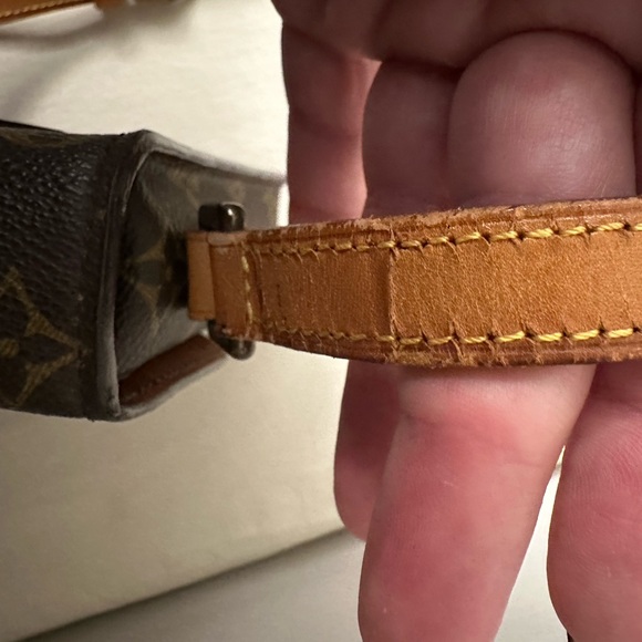 Authentic LOUIS VUITTON Monogram Saint Cloud MM Shoulder Bag Stunning Condition - Picture 16 of 16